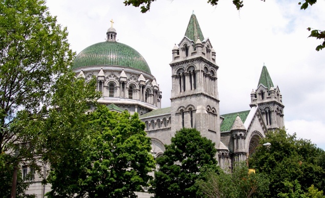 Cathedral Basilica of Saint Louis, Missouri. Image Courtesy of commons.wikimedia.com.